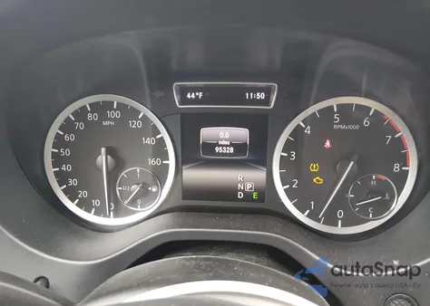 2018 Infiniti Qx30 Sport z USA, uszkodzony, nr VIN SJKCH5CP7JA057896